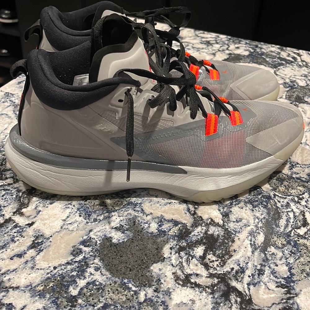 Zion 1 hoops shoes